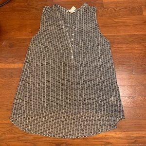 H&M-High Low Blouse. Black & White. Button Closure